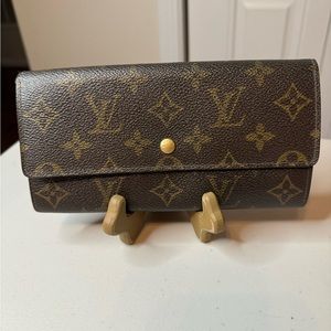 Louis Vuitton Monogram Sarah Wallet